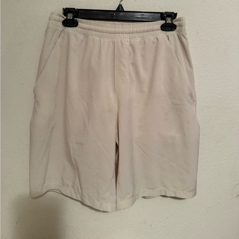 Men's lululemon Classic crème Athletic Shorts